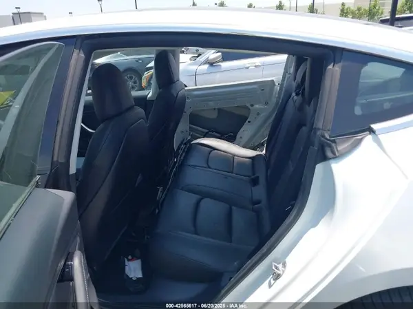 5YJ3E1EAXJF164834 2018 TESLA MODEL 3 - Image 8