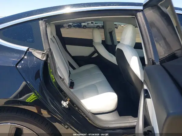 5YJ3E1EAXJF166387 2018 TESLA MODEL 3 - Image 8