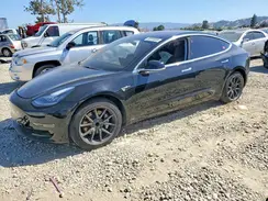 5YJ3E1EAXJF171802 2018 TESLA MODEL 3