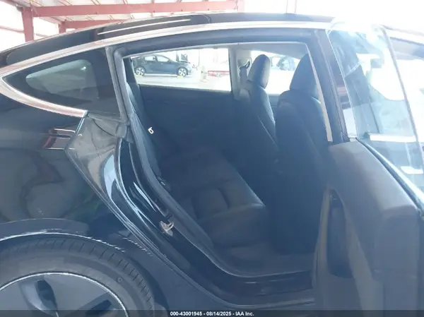 5YJ3E1EAXJF172643 2018 TESLA MODEL 3 - Image 8