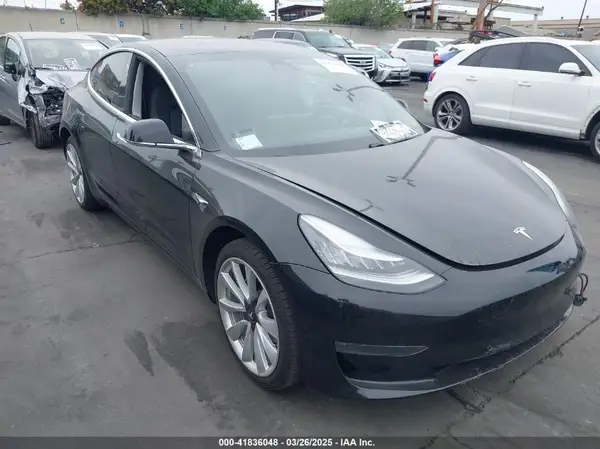 5YJ3E1EAXKF300705 2019 TESLA MODEL 3 - Image 1