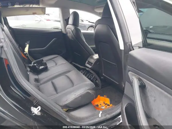 5YJ3E1EAXKF300705 2019 TESLA MODEL 3 - Image 8