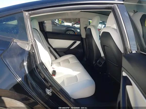 5YJ3E1EAXKF302275 2019 TESLA MODEL 3 - Image 8