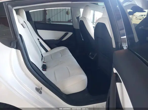 5YJ3E1EAXKF302650 2019 TESLA MODEL 3 - Image 8