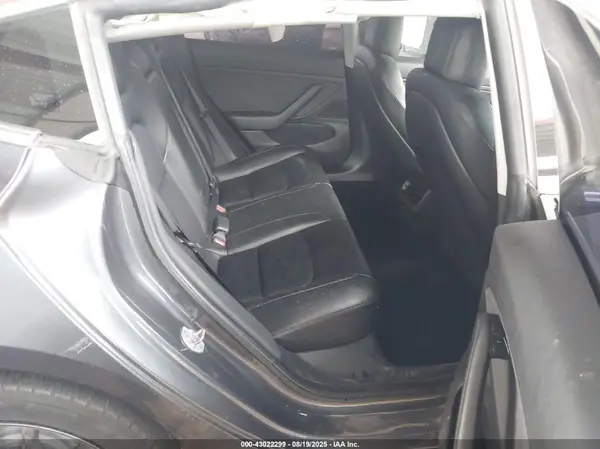 5YJ3E1EAXKF308125 2019 TESLA MODEL 3 - Image 8