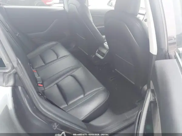 5YJ3E1EAXKF308240 2019 TESLA MODEL 3 - Image 8