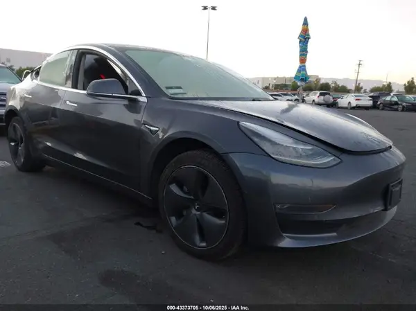 5YJ3E1EAXKF312546 2019 TESLA MODEL 3 - Image 1