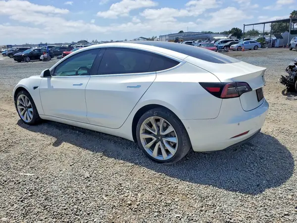5YJ3E1EAXKF327077 2019 TESLA MODEL 3 - Image 2