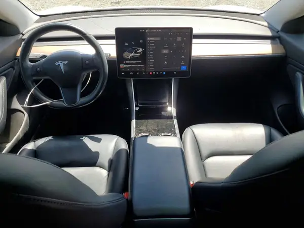 5YJ3E1EAXKF327077 2019 TESLA MODEL 3 - Image 8
