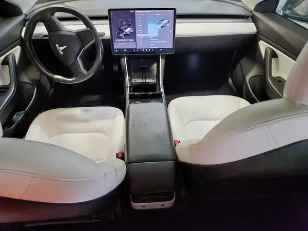 5YJ3E1EAXKF332151 2019 TESLA MODEL 3 - Image 8