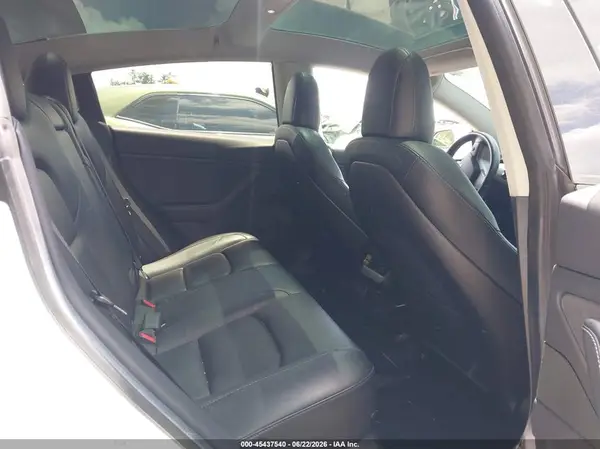 5YJ3E1EAXKF345000 2019 TESLA MODEL 3 - Image 8