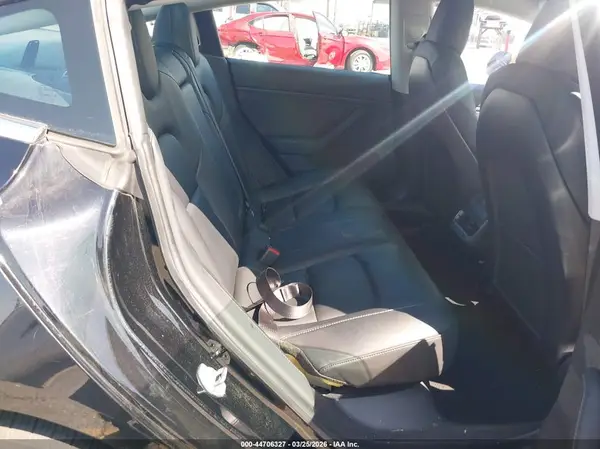 5YJ3E1EAXKF395248 2019 TESLA MODEL 3 - Image 8