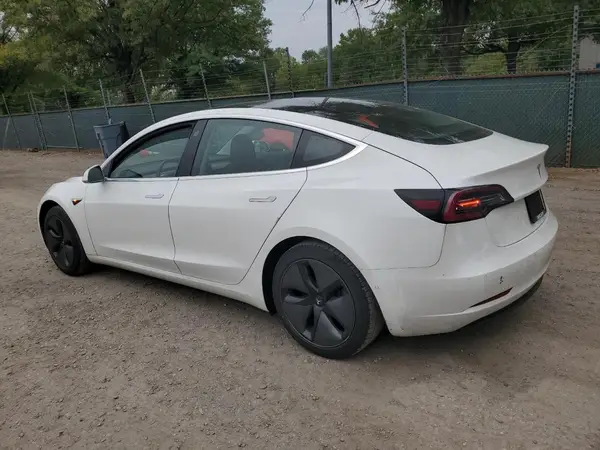 5YJ3E1EAXKF397002 2019 TESLA MODEL 3 - Image 2