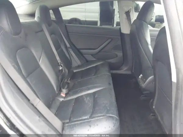 5YJ3E1EAXKF398781 2019 TESLA MODEL 3 - Image 8