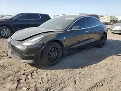 5YJ3E1EAXKF398909 2019 TESLA MODEL 3