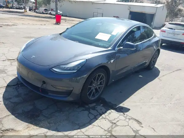 5YJ3E1EAXKF400285 2019 TESLA MODEL 3 - Image 2