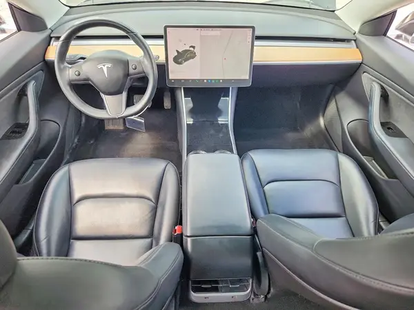 5YJ3E1EAXKF409813 2019 TESLA MODEL 3 - Image 8