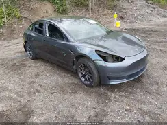 5YJ3E1EAXKF411318 2019 TESLA MODEL 3