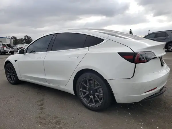 5YJ3E1EAXKF412064 2019 TESLA MODEL 3 - Image 2