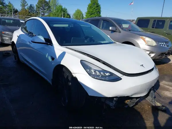 5YJ3E1EAXKF412257 2019 TESLA MODEL 3 - Image 1