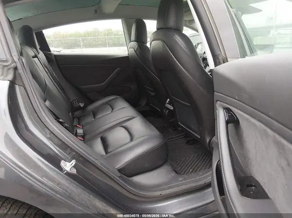 5YJ3E1EAXKF426952 2019 TESLA MODEL 3 - Image 8