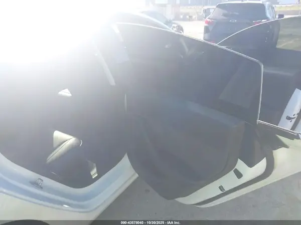 5YJ3E1EAXKF430791 2019 TESLA MODEL 3 - Image 8
