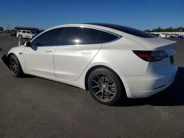 5YJ3E1EAXKF482504 2019 TESLA MODEL 3 - Image 2