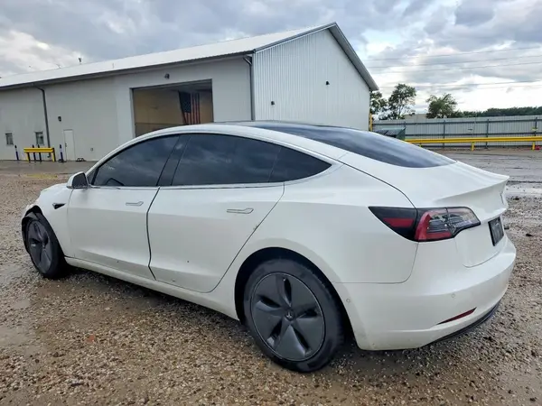 5YJ3E1EAXKF482955 2019 TESLA MODEL 3 - Image 2