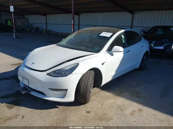5YJ3E1EAXKF483510 2019 TESLA MODEL 3 - Image 2