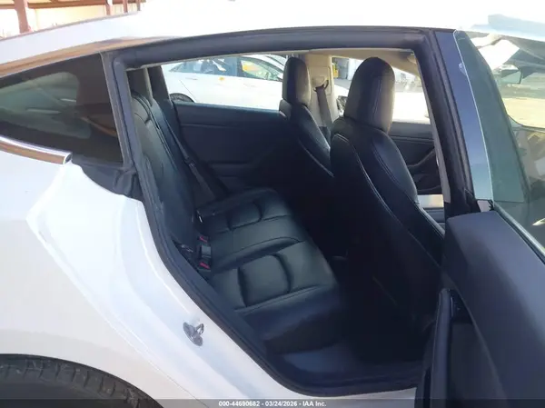5YJ3E1EAXKF483510 2019 TESLA MODEL 3 - Image 8