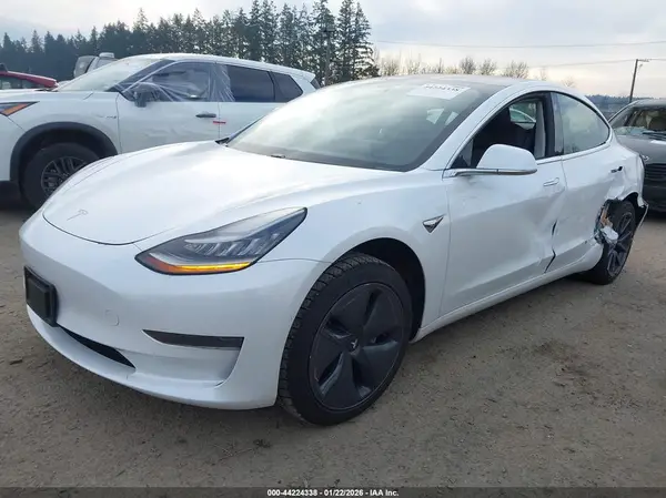 5YJ3E1EAXKF485032 2019 TESLA MODEL 3 - Image 2
