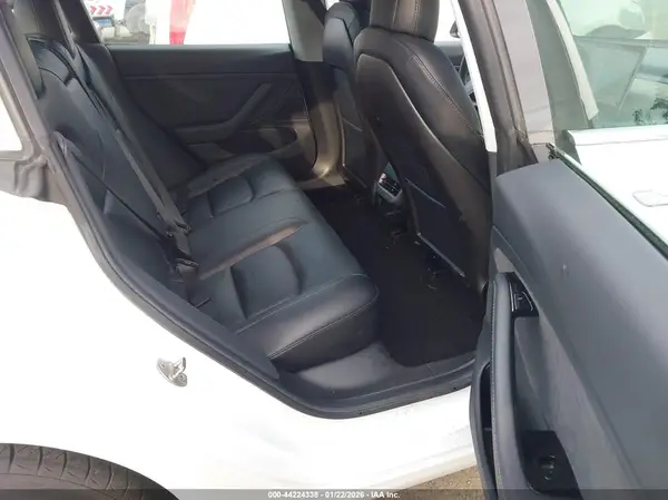 5YJ3E1EAXKF485032 2019 TESLA MODEL 3 - Image 8