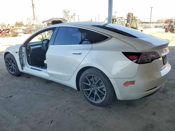 5YJ3E1EAXKF509359 2019 TESLA MODEL 3 - Image 2