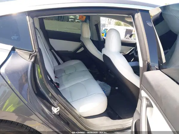 5YJ3E1EAXKF536996 2019 TESLA MODEL 3 - Image 8