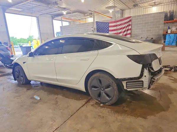 5YJ3E1EAXLF598397 2020 TESLA MODEL 3 - Image 2