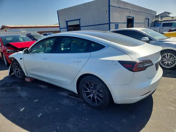 5YJ3E1EAXLF615280 2019 TESLA MODEL 3 - Image 2