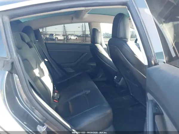 5YJ3E1EAXLF630555 2020 TESLA MODEL 3 - Image 8