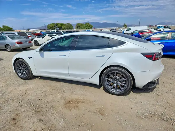 5YJ3E1EAXLF644908 2020 TESLA MODEL 3 - Image 2