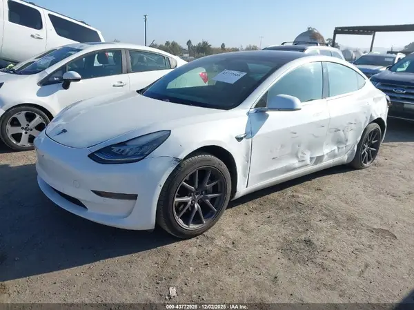 5YJ3E1EAXLF644990 2020 TESLA MODEL 3 - Image 2