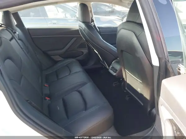 5YJ3E1EAXLF644990 2020 TESLA MODEL 3 - Image 8