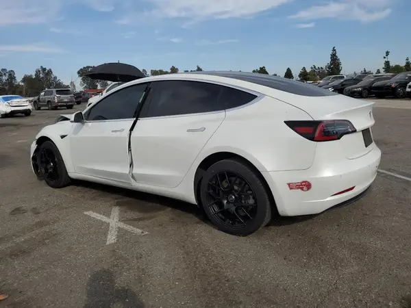 5YJ3E1EAXLF658792 2020 TESLA MODEL 3 - Image 2