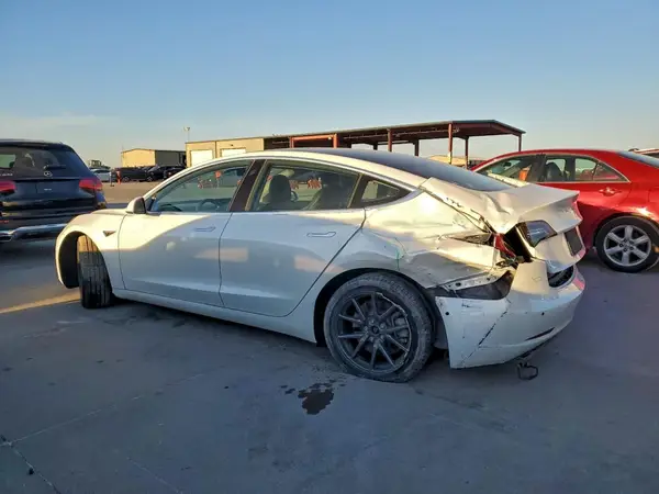 5YJ3E1EAXLF744832 2020 TESLA MODEL 3 - Image 2