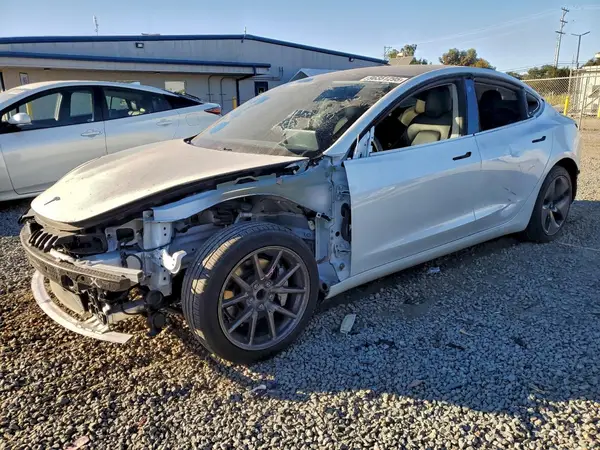 5YJ3E1EAXLF744927 2020 TESLA MODEL 3 - Image 1