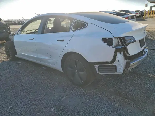 5YJ3E1EAXLF744927 2020 TESLA MODEL 3 - Image 2