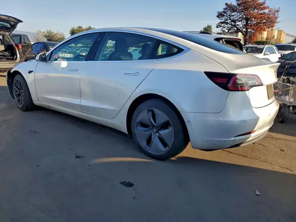 5YJ3E1EAXLF747052 2020 TESLA MODEL 3 - Image 2
