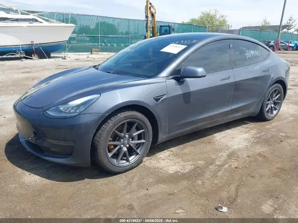 5YJ3E1EAXLF783517 2020 TESLA MODEL 3 - Image 2