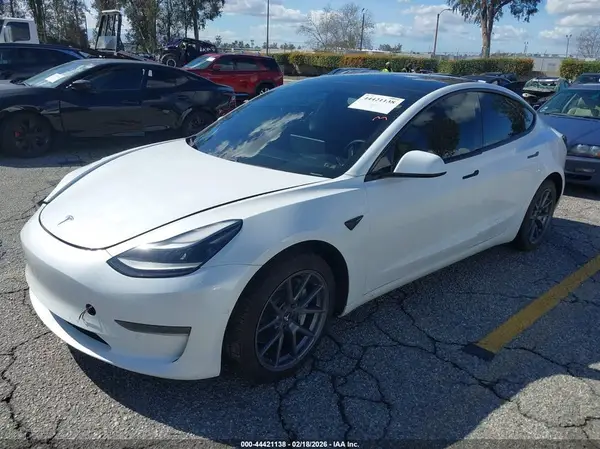 5YJ3E1EAXMF001931 2021 TESLA MODEL 3 - Image 2