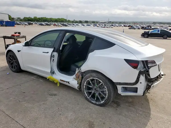 5YJ3E1EAXMF016770 2021 TESLA MODEL 3 - Image 2