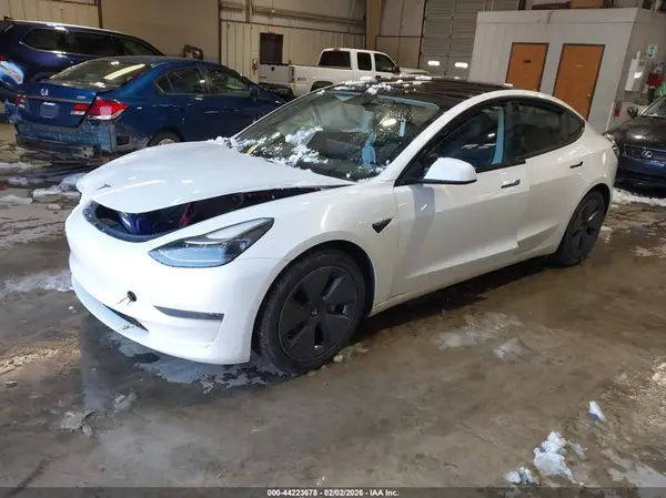 5YJ3E1EAXMF017417 2021 TESLA MODEL 3 - Image 2