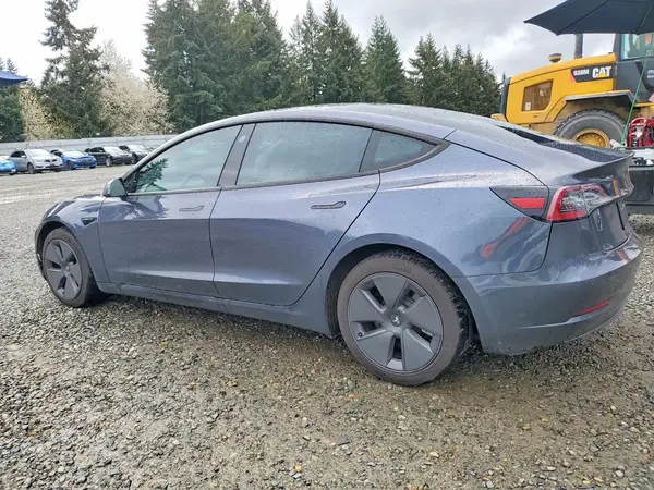 5YJ3E1EAXMF018910 2021 TESLA MODEL 3 - Image 2